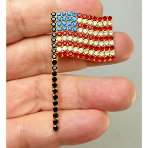 Vtg Dorothy Bauer Signed Brooch Pin American USA Flag United States Crystals